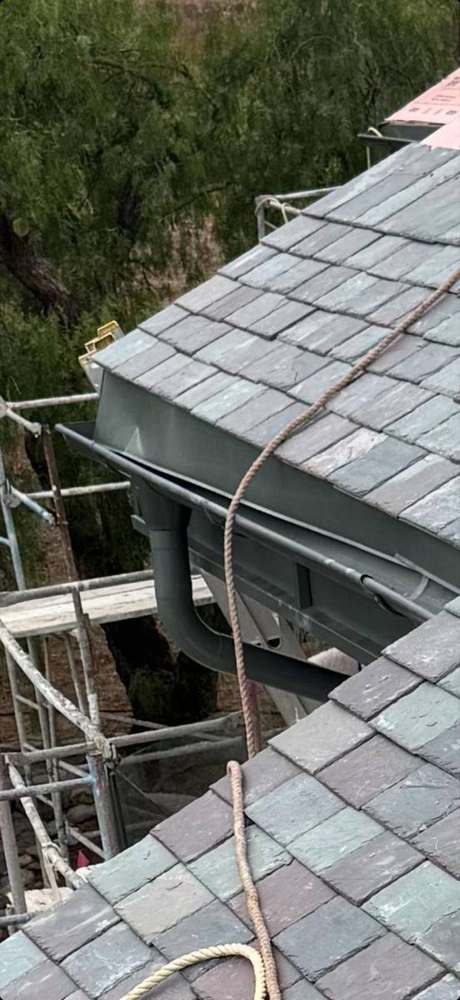 Seamless gutters + downspouts in Sylmar