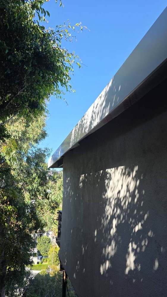 Tapered fascia/trim metal in Los Feliz